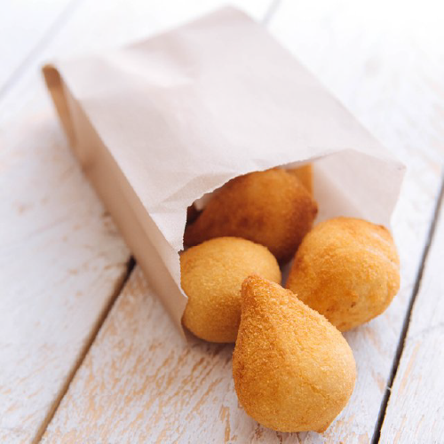 coxinha de frango e requeijão cremoso (50 unidades)