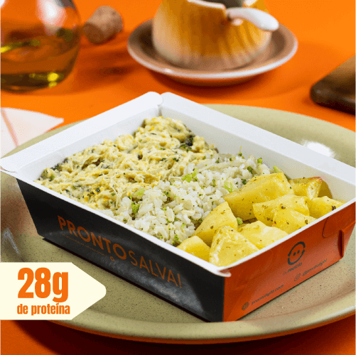 marmita - fricassê de frango + arroz integral com brócolis + batata sautée