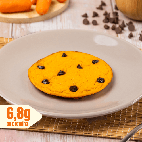 panqueca proteíca doce - cenoura com gota de chocolate